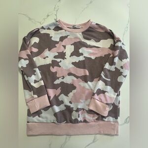 Eco wish pink camo sweater size medium
